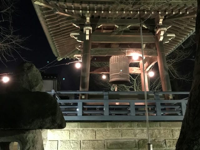 除夜の鐘が目的の外出は補導される？大晦日の法律と地域による違い