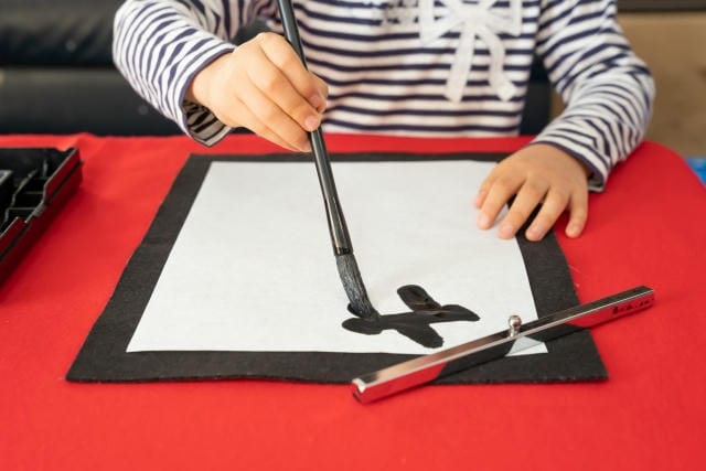 書き初めはどこで書くのがいい？集中できる場所の選び方や注意点