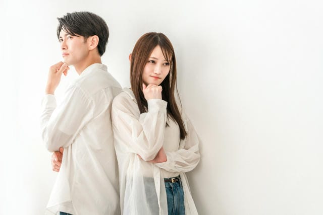 年末年始はどっちの実家に帰省する？世間一般の実態と決め方の指針