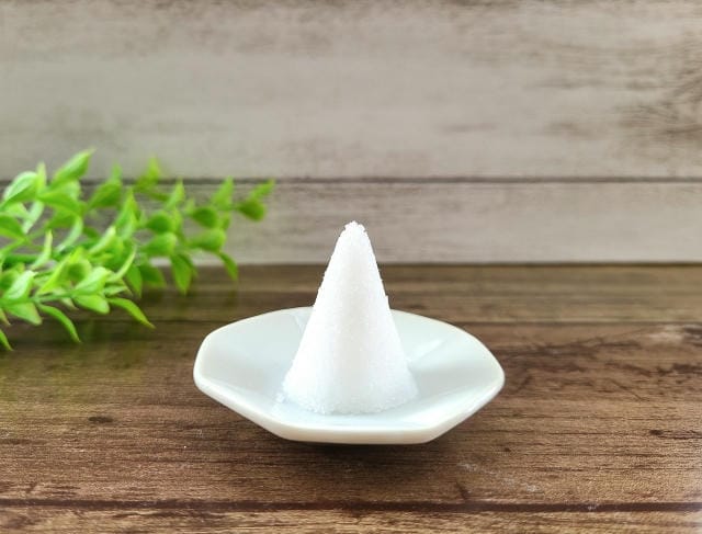 年末年始の盛り塩はいつからいつまで？設置する作法と処分方法